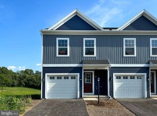 145 Highpoint Park Dr, Pleasant Gap, PA 16823