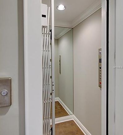 4th image of 19 Bayfront Ct S