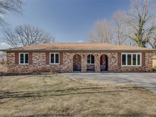 417 N Carter St, Desloge, MO 63601