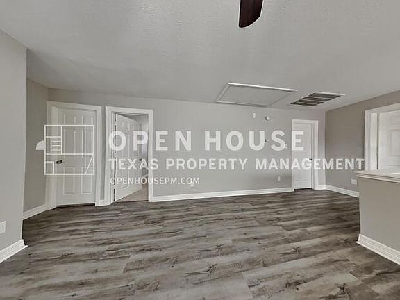 4th image of 21610 Wildcroft Dr