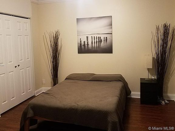 4th image of 1455 N Treasure Dr APT 2G