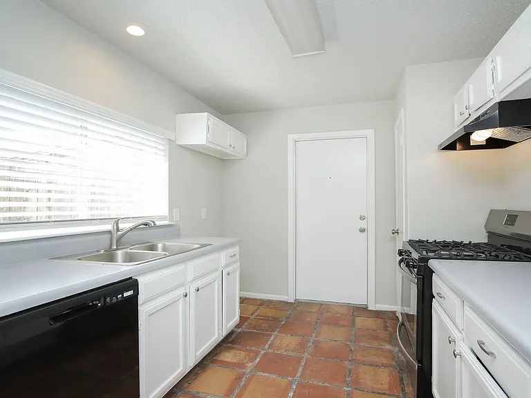 13303 Hampton Falls Dr — Photo 16
