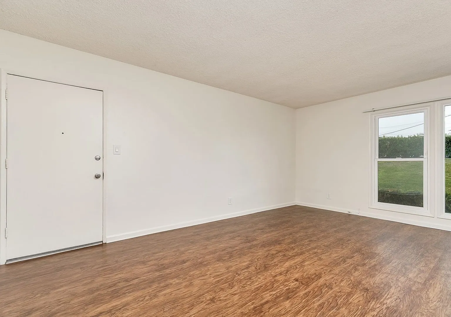 Canyon Drive Apartment Homes — Photo 2
