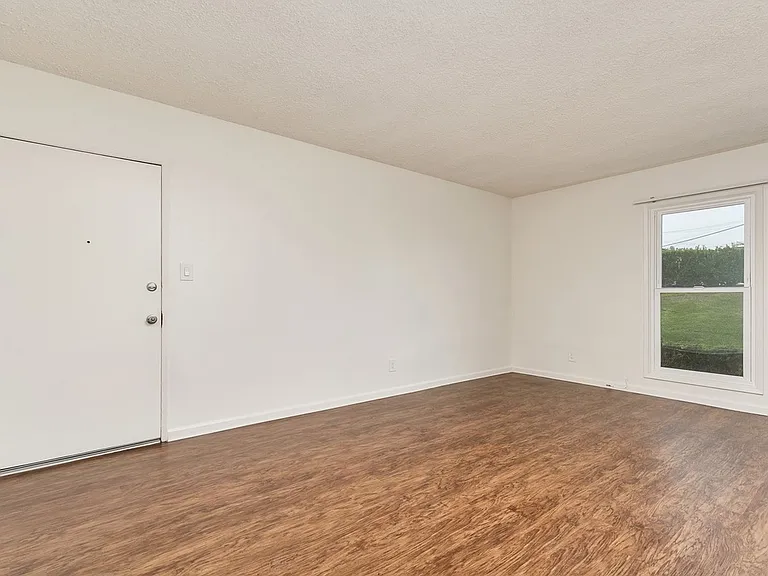 Canyon Drive Apartment Homes — Photo 11