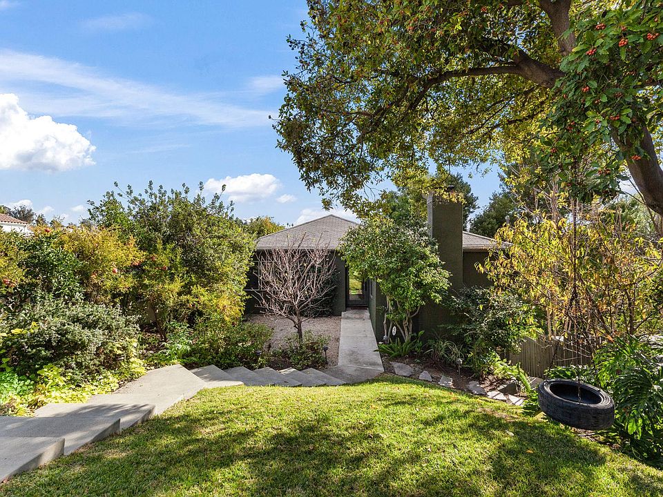 1st image of 2455 Ivanhoe Dr