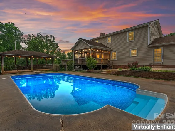1724 Windyrush Ln, Gastonia, NC 28054