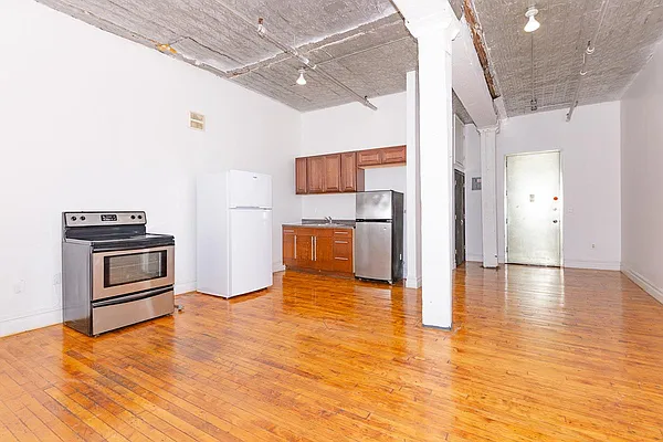 Rented by MySpaceNYC | media 4