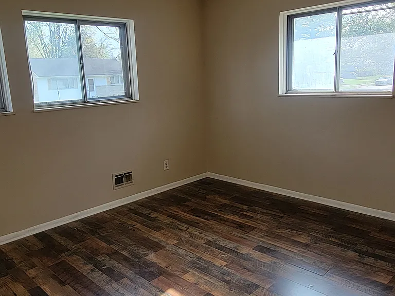 3344 Roswell Dr — Photo 6