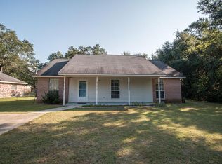 1324 Willow St, Ocean Springs, MS 39564