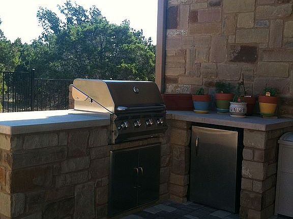Outdoor mini-kitchen