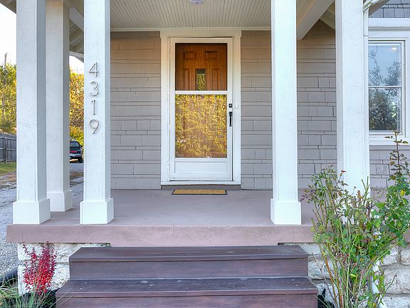 2nd image of 4319 Rainbow Blvd
