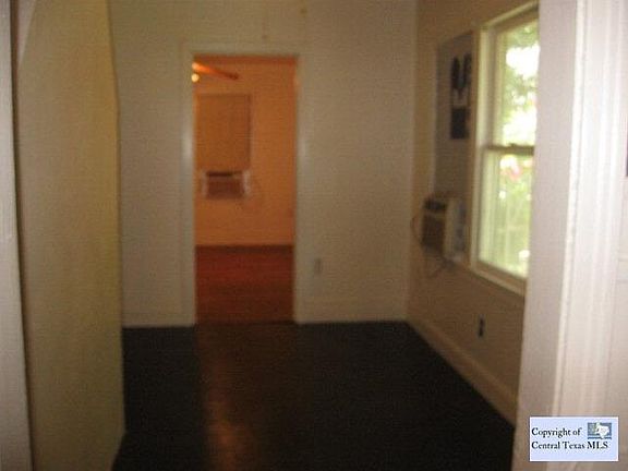 5th image of 417 E Weinert St