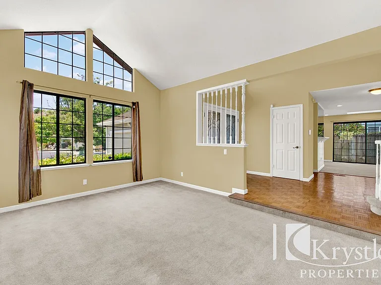 152 Chesapeake Dr — Photo 8