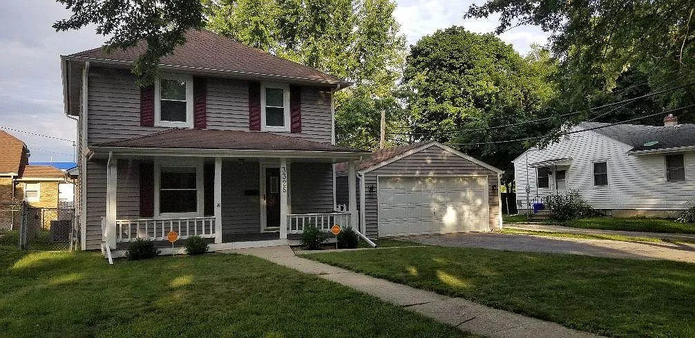 3325 Louise St photo 1