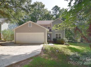 10203 Rockwood Rd, Charlotte, NC 28215