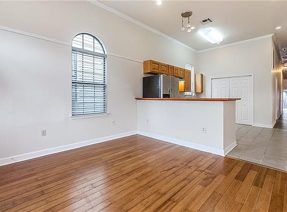 4th image of 3017 Baudin St