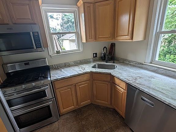 4th image of 14856 Cleveland Ave