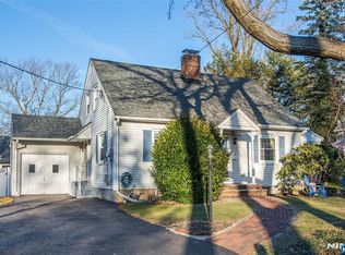 158 Cottage Rd, Wyckoff, NJ 07481