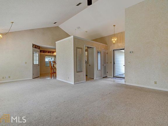 5th image of 115 Lake Crest Dr