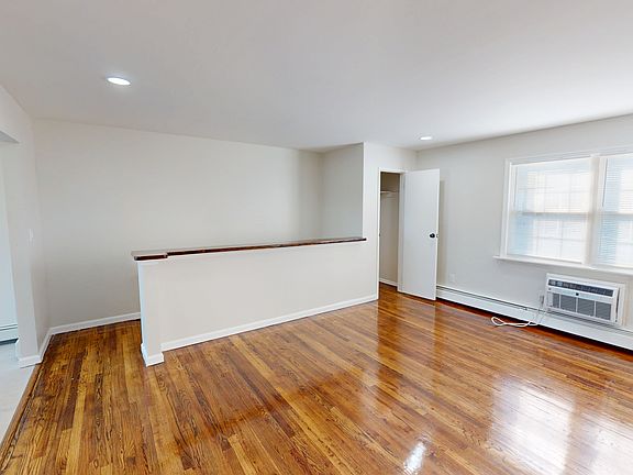 2nd image of 580 Patten Ave Unit 28