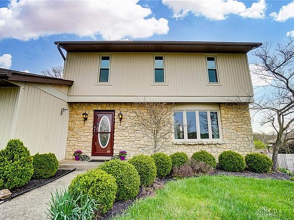 5th image of 130 Farmington Dr