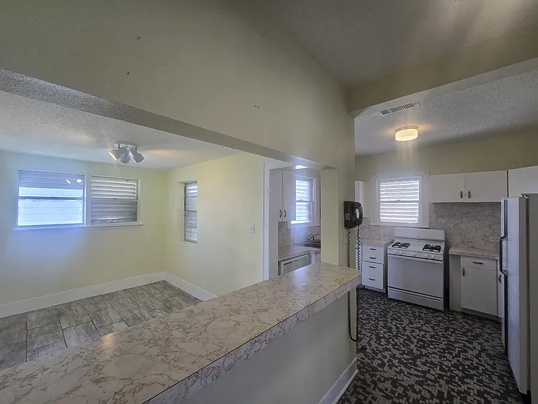 3828 Avenue S 1/2 — Photo 18