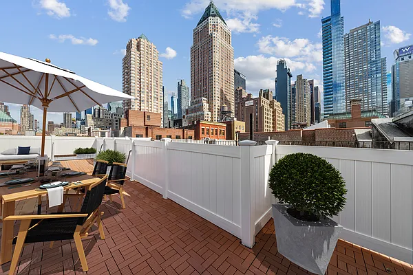 Rented by Vector New York, LLC | media 37