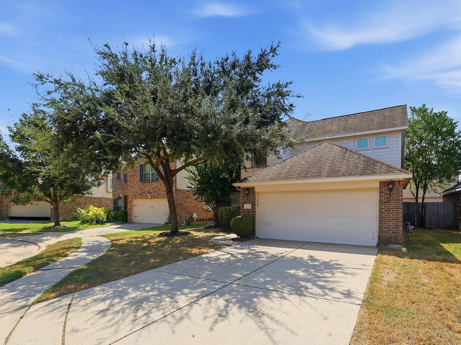 4 bed, 3.5 bath, 2630 sqft, $2,200 — Photo 3