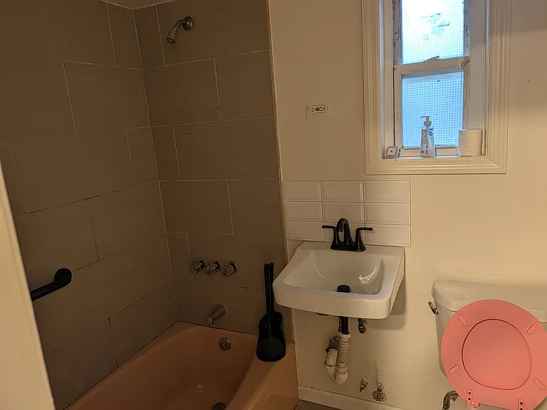 2550 Holland Ave #1FT — Photo 6