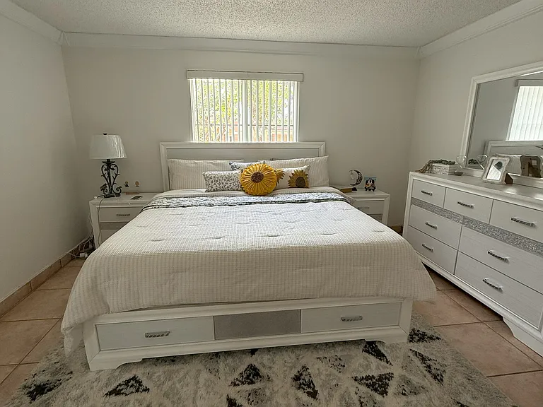 15771 SW 137th Ave #203 — Photo 5