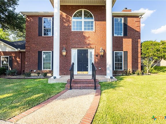 2nd image of 5012 Wildflower Ln
