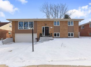 6644 Forestview Dr, Oak Forest, IL 60452