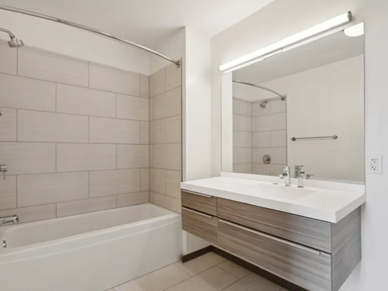 1922 N Milwaukee Ave #506 — Photo 10