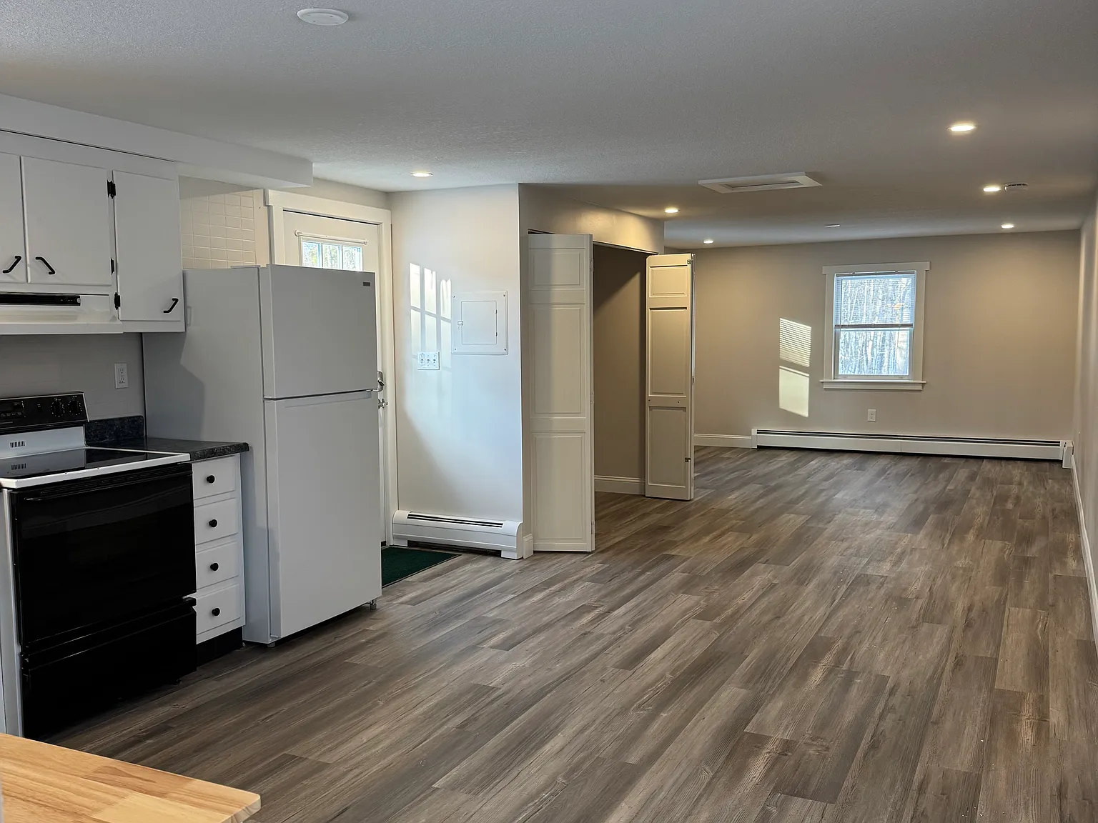 1641 Pond Rd — Photo 2