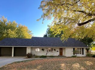 1280 1st Ave SE, Sioux Center, IA 51250