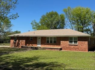 3152 W 578th Rd, Chouteau, OK 74337