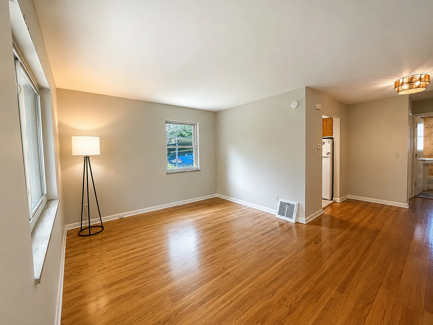 1 bed, 650 sqft, $1,100 — Photo 2