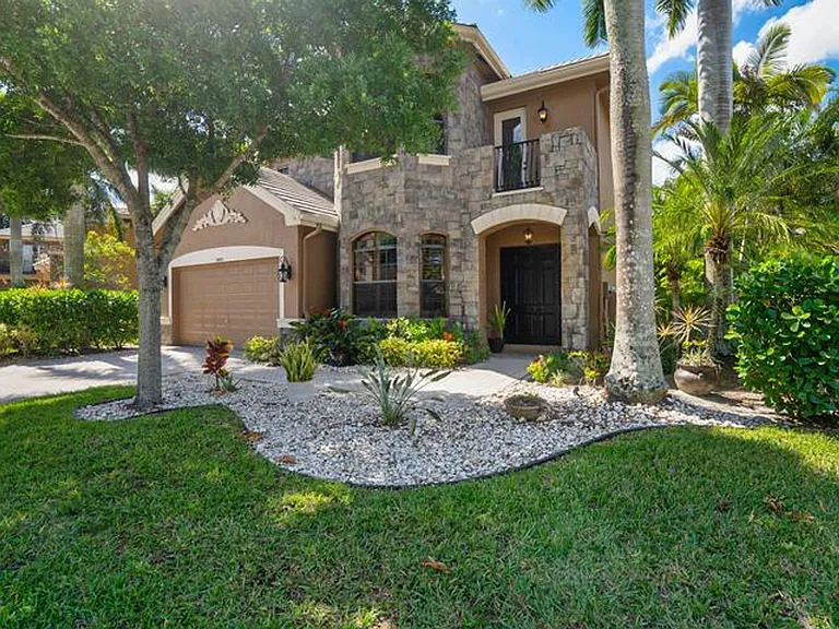 3483 Collonade Dr — Photo 12