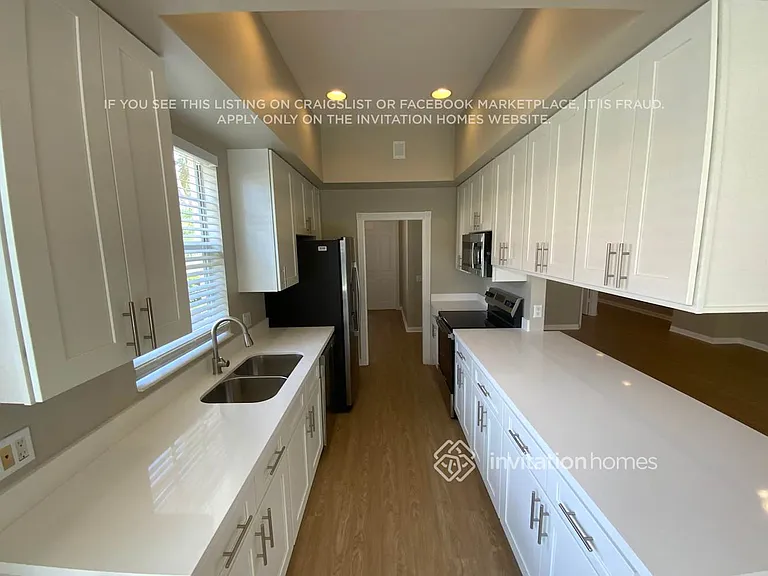 4776 Temple Dr — Photo 5