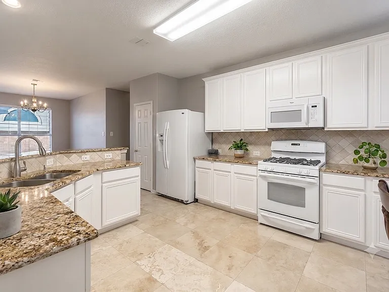 7211 Waterlily Ln — Photo 7