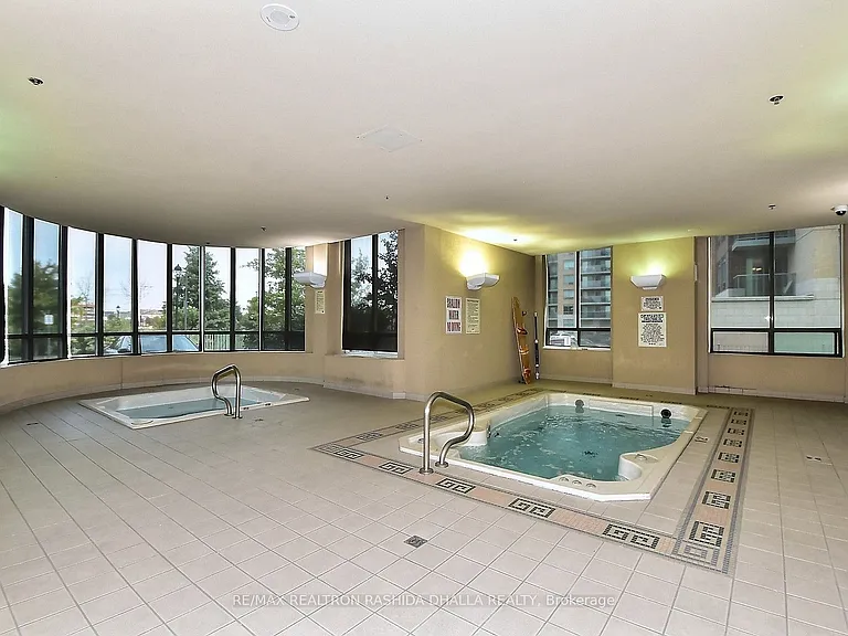 39 Oneida Cres #610 — Photo 33