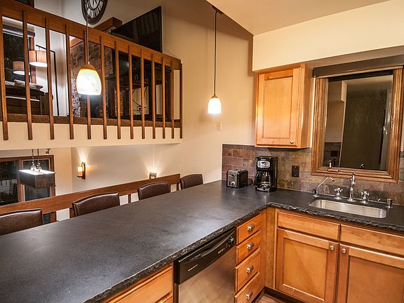 2nd image of 433 Woodside Ave #433
