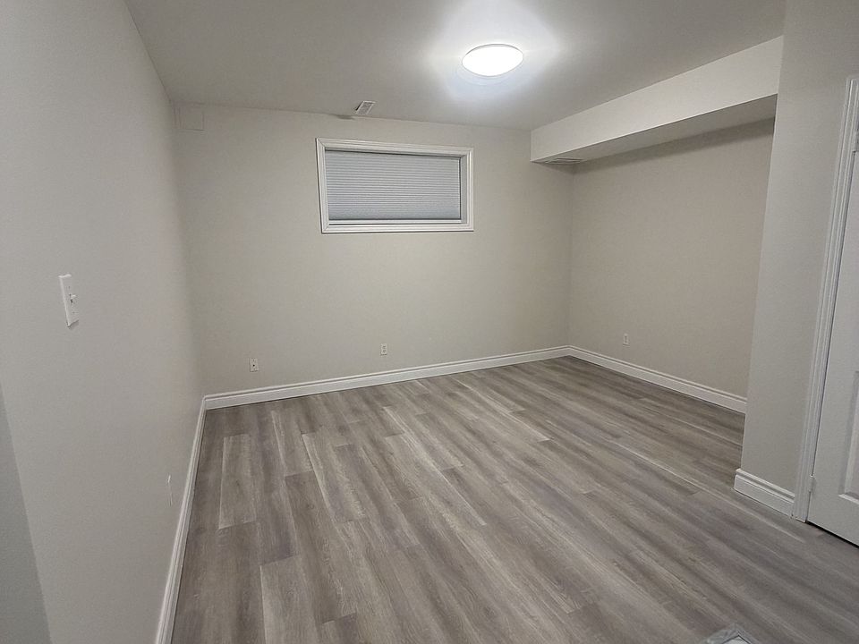 2nd image of 9 Lenthall Ave
