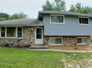 2114 Westfield Rd, Joliet, IL 60435