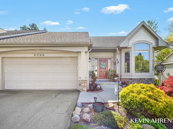 4366 Willow Lane Dr NE, Grand Rapids, MI 49525