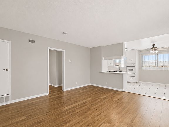 3rd image of 209-215 E Live Oak St #209-17