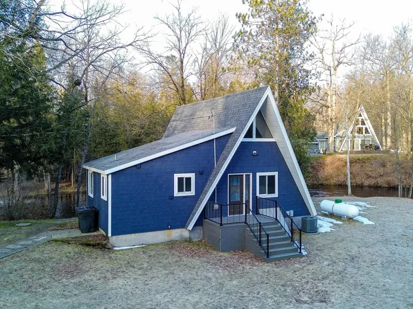 8104 E Anthony Rd, Branch, MI 49402