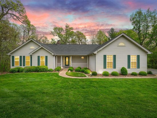 4002 Radcliffe Place Ct, Eureka, MO 63025