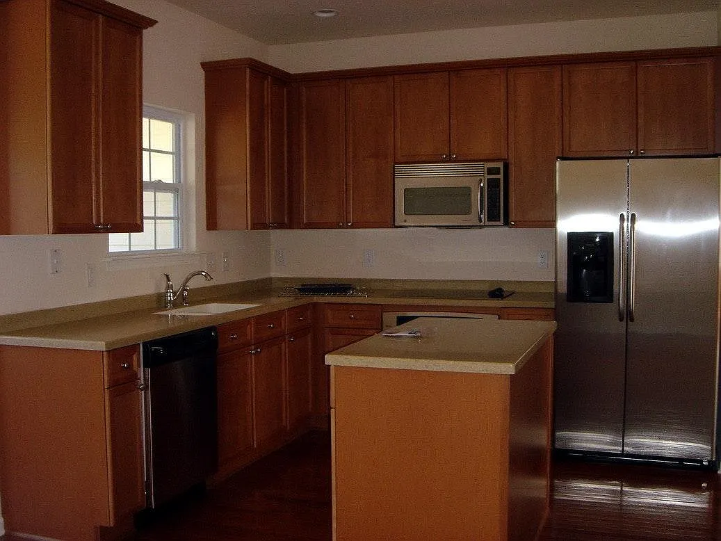 3 bed, 2500 sqft, $3,600 — Photo 4