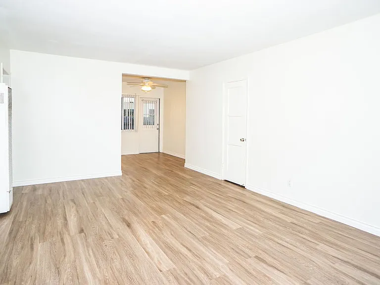 849 Emerald St — Photo 11
